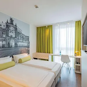 super-8-dresden.dresdenhotels.net/